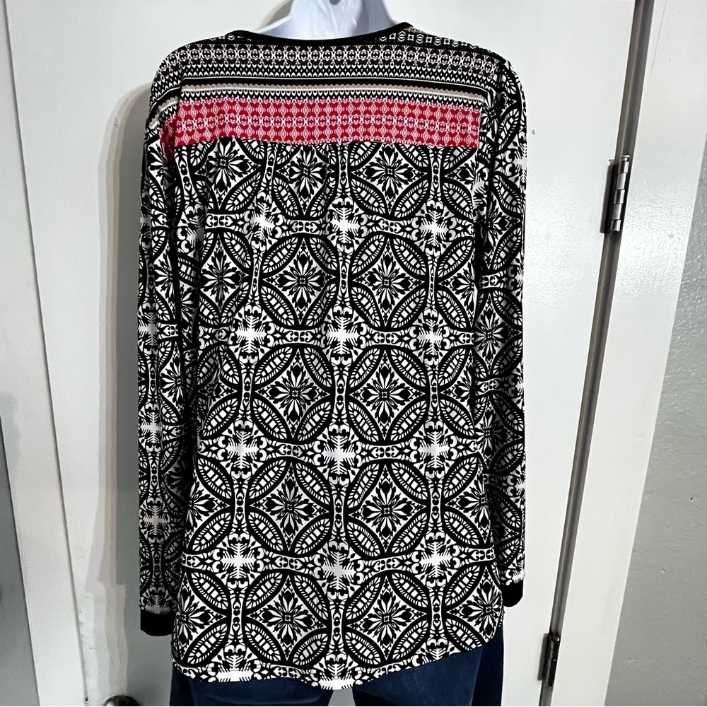 Women’s black, white, red long sleeve blouse top size large - Picture 3 of 7